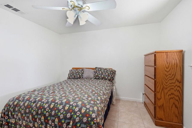 2433 Kildare Ln, Modesto, CA 95354