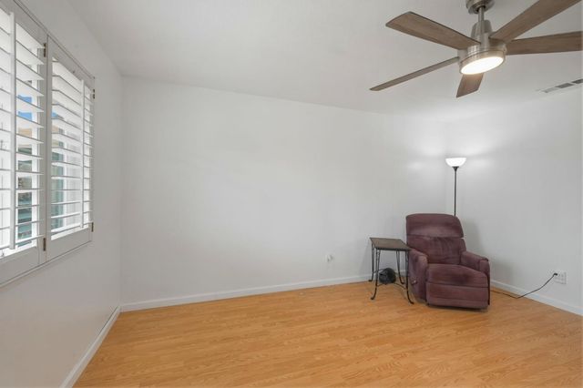 2433 Kildare Ln, Modesto, CA 95354
