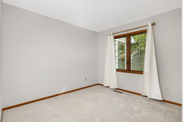 3563 Blue Jay Way 100, Eagan, MN 55123