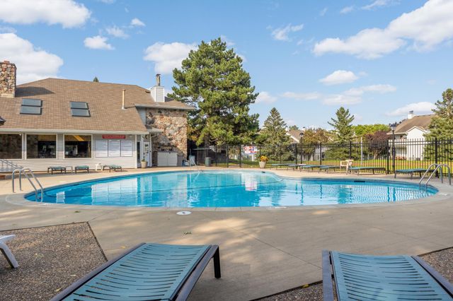 3563 Blue Jay Way 100, Eagan, MN 55123