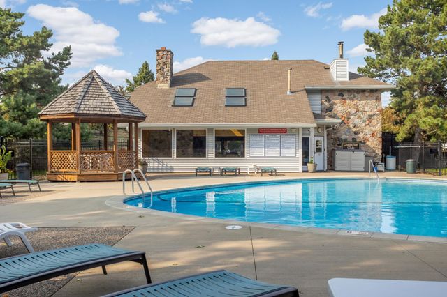 3563 Blue Jay Way 100, Eagan, MN 55123