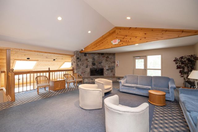 3563 Blue Jay Way 100, Eagan, MN 55123