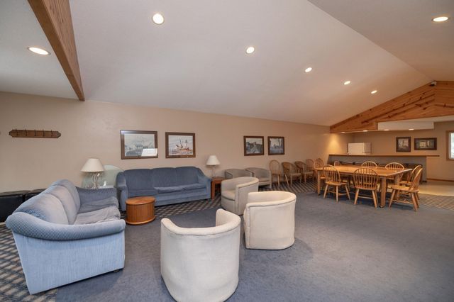 3563 Blue Jay Way 100, Eagan, MN 55123