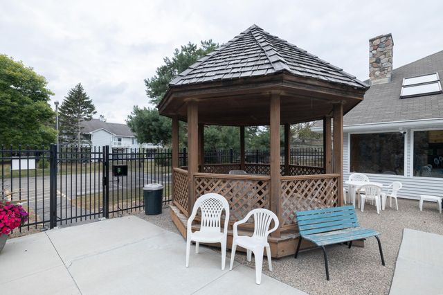 3563 Blue Jay Way 100, Eagan, MN 55123