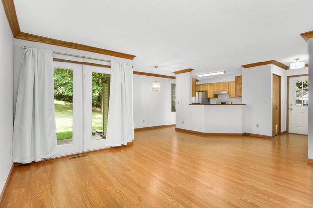 3563 Blue Jay Way 100, Eagan, MN 55123