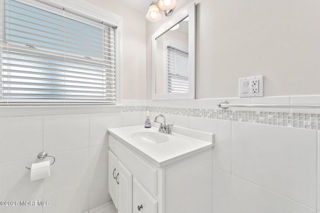 424 Iroquois Avenue, Beach Haven, NJ 08008
