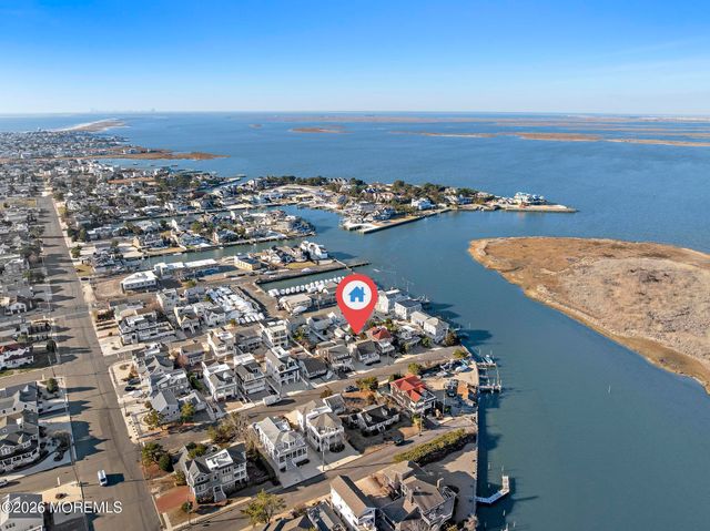 424 Iroquois Avenue, Beach Haven, NJ 08008