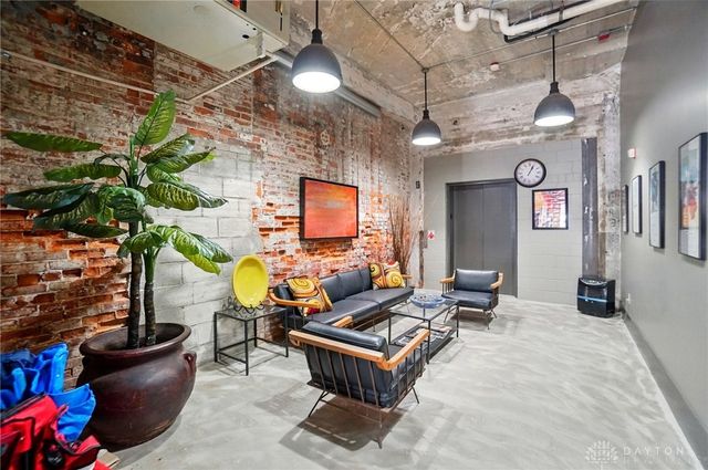 18 S Saint Clair Street 203, Dayton, OH 45402