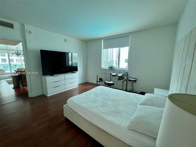 500 Brickell Avenue 1410, Miami, FL 33131