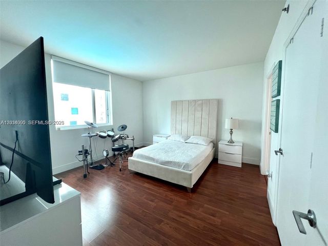 500 Brickell Avenue 1410, Miami, FL 33131