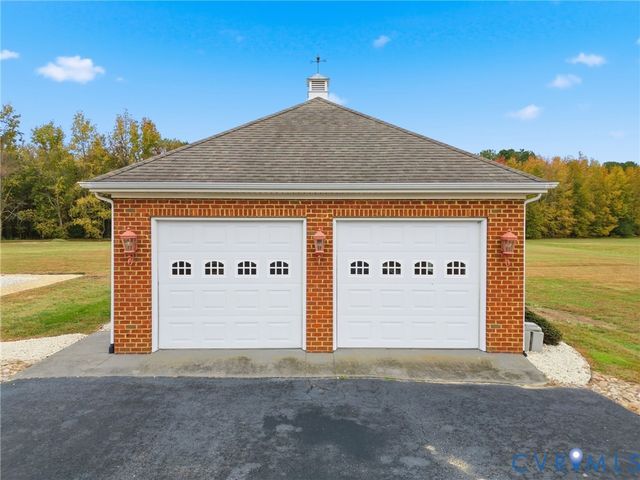 2004 Cold Cheer Dr, Tappahannock, VA 22560