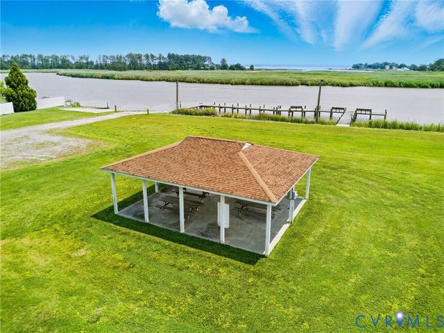 2004 Cold Cheer Dr, Tappahannock, VA 22560