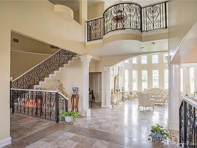 908-932 S Cesar Chavez Road S, Edinburg, TX 78542