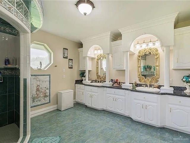 908-932 S Cesar Chavez Road S, Edinburg, TX 78542