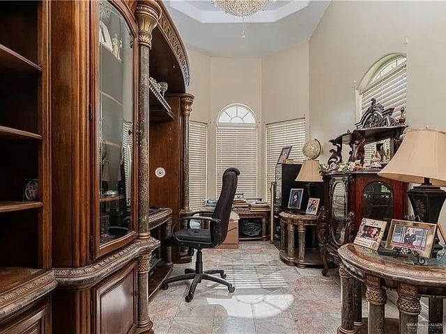 908-932 S Cesar Chavez Road S, Edinburg, TX 78542