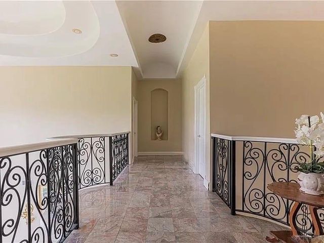 908-932 S Cesar Chavez Road S, Edinburg, TX 78542