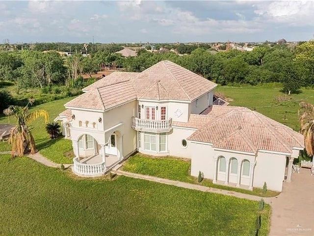 908-932 S Cesar Chavez Road S, Edinburg, TX 78542