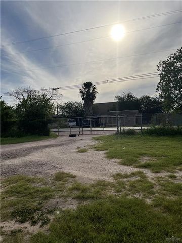 908-932 S Cesar Chavez Road S, Edinburg, TX 78542