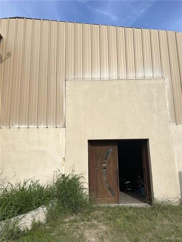 908-932 S Cesar Chavez Road S, Edinburg, TX 78542
