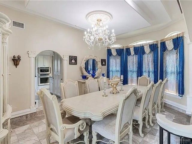 908-932 S Cesar Chavez Road S, Edinburg, TX 78542