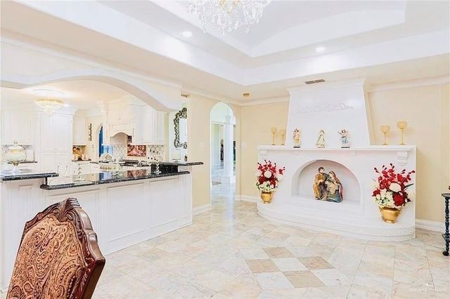 908-932 S Cesar Chavez Road S, Edinburg, TX 78542