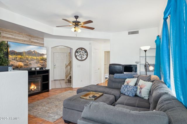 83 N AMBER Court, Chandler, AZ 85225