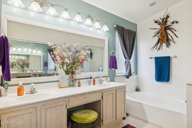 83 N AMBER Court, Chandler, AZ 85225