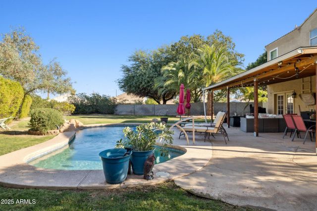 83 N AMBER Court, Chandler, AZ 85225