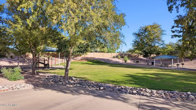 83 N AMBER Court, Chandler, AZ 85225