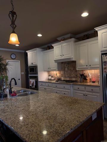 3702 Buckskin Road, Benton, AR 72015