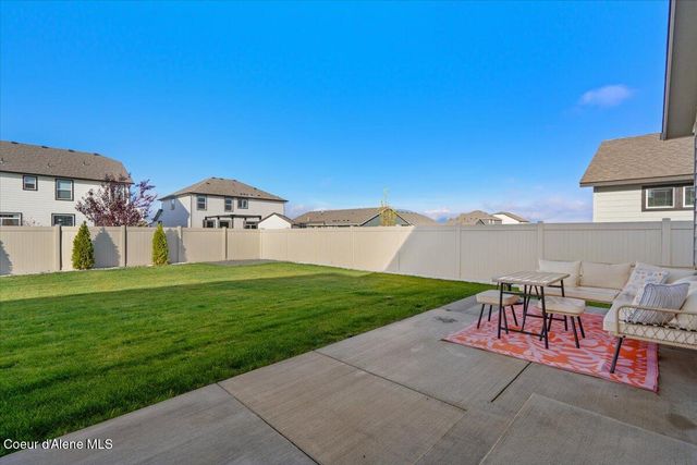 10101 N Belgrave Loop, Hayden, ID 83835