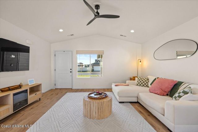 10101 N Belgrave Loop, Hayden, ID 83835