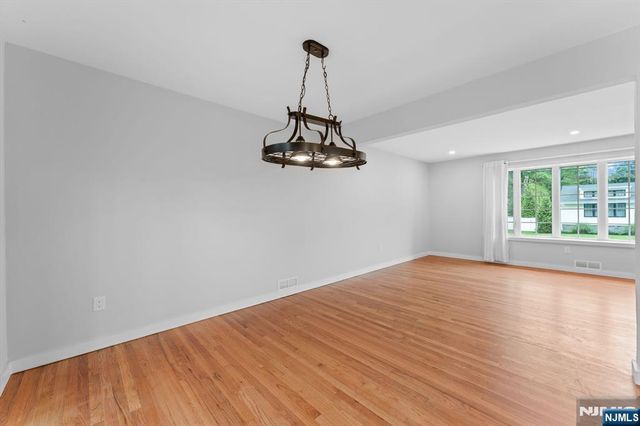 8 Brook Way, Demarest, NJ 07627