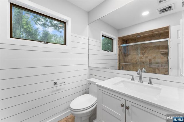 8 Brook Way, Demarest, NJ 07627