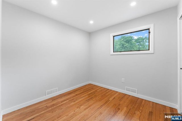 8 Brook Way, Demarest, NJ 07627