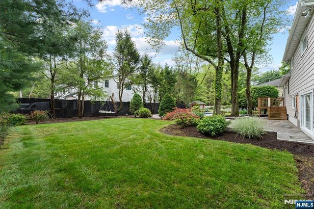 8 Brook Way, Demarest, NJ 07627