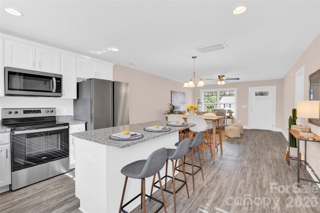 2833 Southwest Boulevard, Charlotte, NC 28216