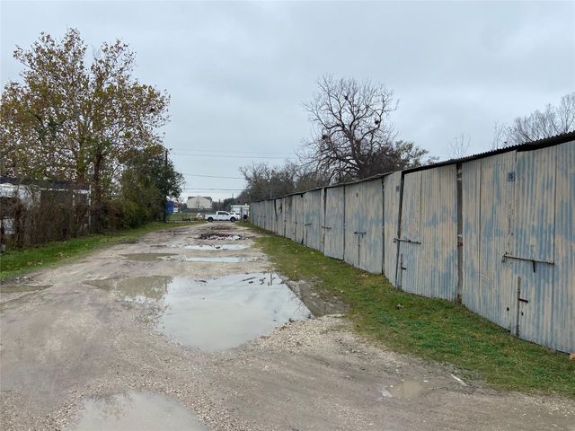 2319 Preston Avenue, Pasadena, TX 77503