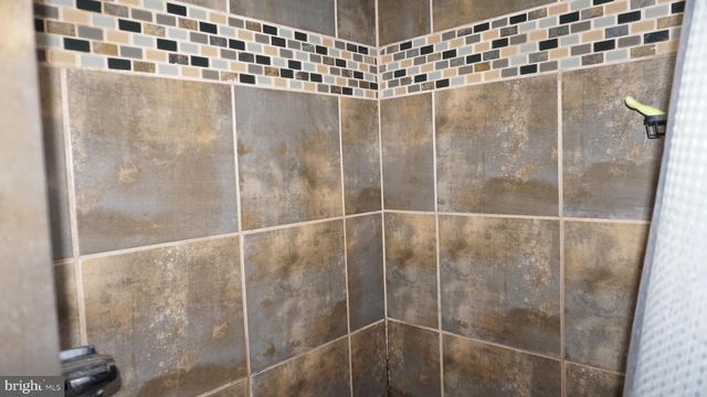 209 FARLEIGH COURT, Langhorne, PA 19047