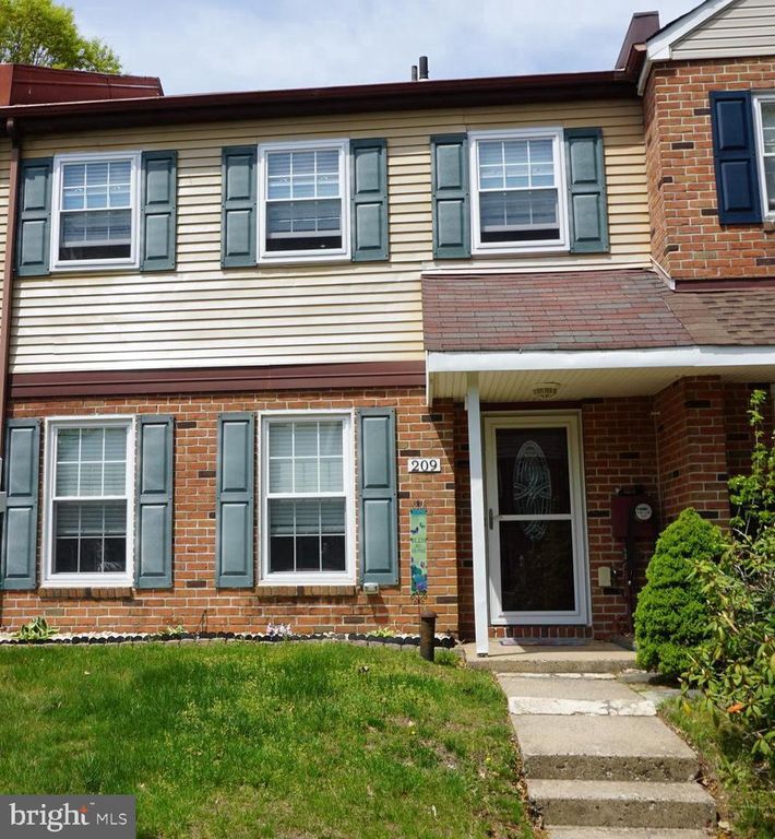 209 FARLEIGH COURT, Langhorne, PA 19047