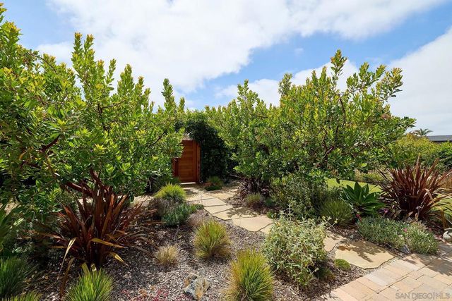 645 N. Rios, Solana Beach, CA 92075