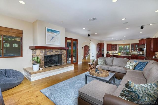 645 N. Rios, Solana Beach, CA 92075
