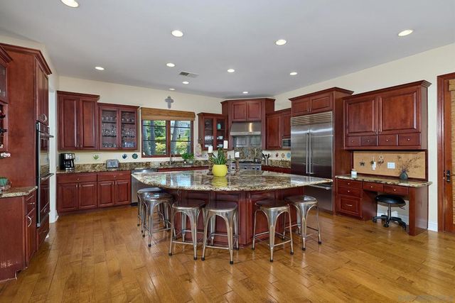 645 N. Rios, Solana Beach, CA 92075