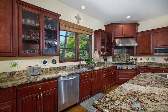 645 N. Rios, Solana Beach, CA 92075