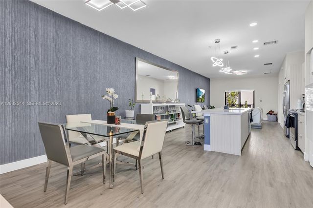 7925 NW 104th Avenue 28, Doral, FL 33178