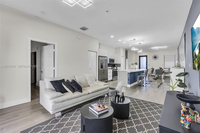 7925 NW 104th Avenue 28, Doral, FL 33178