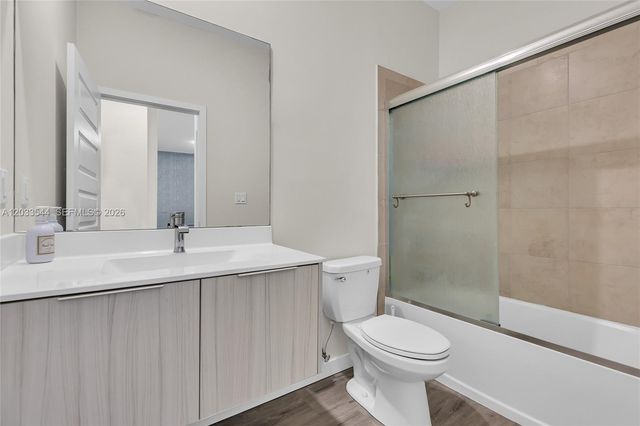 7925 NW 104th Avenue 28, Doral, FL 33178