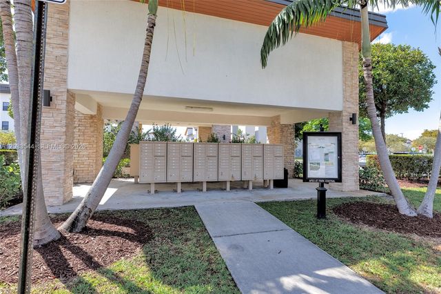 7925 NW 104th Avenue 28, Doral, FL 33178