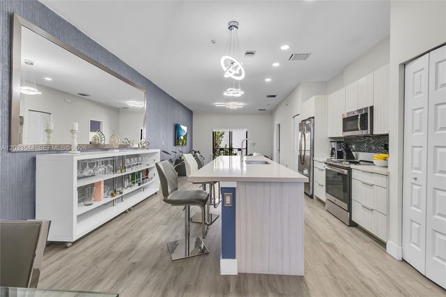 7925 NW 104th Avenue 28, Doral, FL 33178