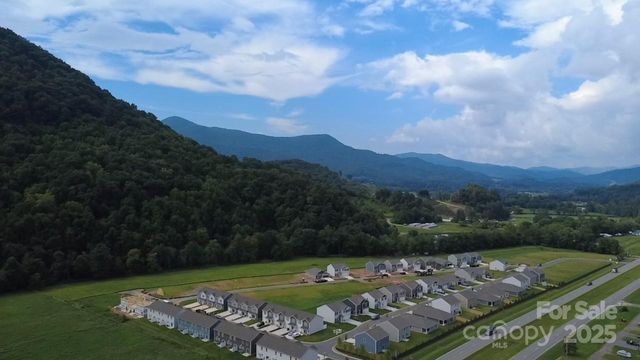 155 Creekwalk Lane, Waynesville, NC 28785